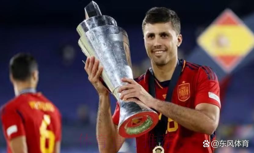 记者：罗德里戈右大腿腿筋疼痛，今天接受检查